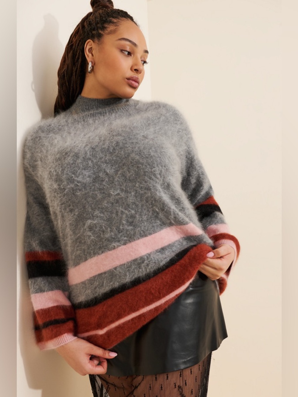Medium noveaux High Neck Cashmere Brushed Sweater gray burgundy pink stripes
